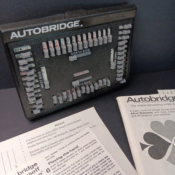 Vintage Autobridge Solo Bridge-Playing Game Handheld Parker Brothers EUC USA - Picture 2 of 12